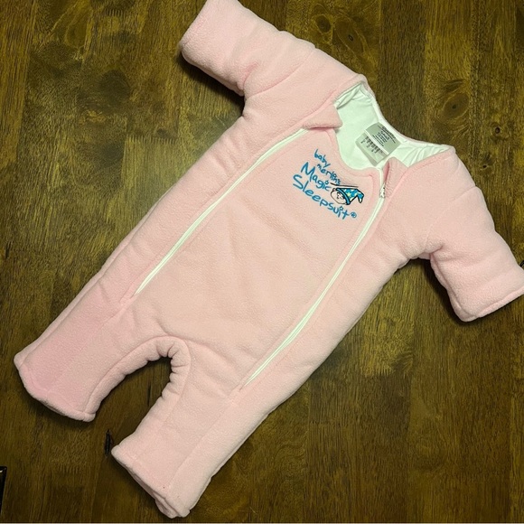Baby Merlin’s Magic Sleepsuit Pink Fleece Size Small 3-6 Months Like New - Picture 1 of 4